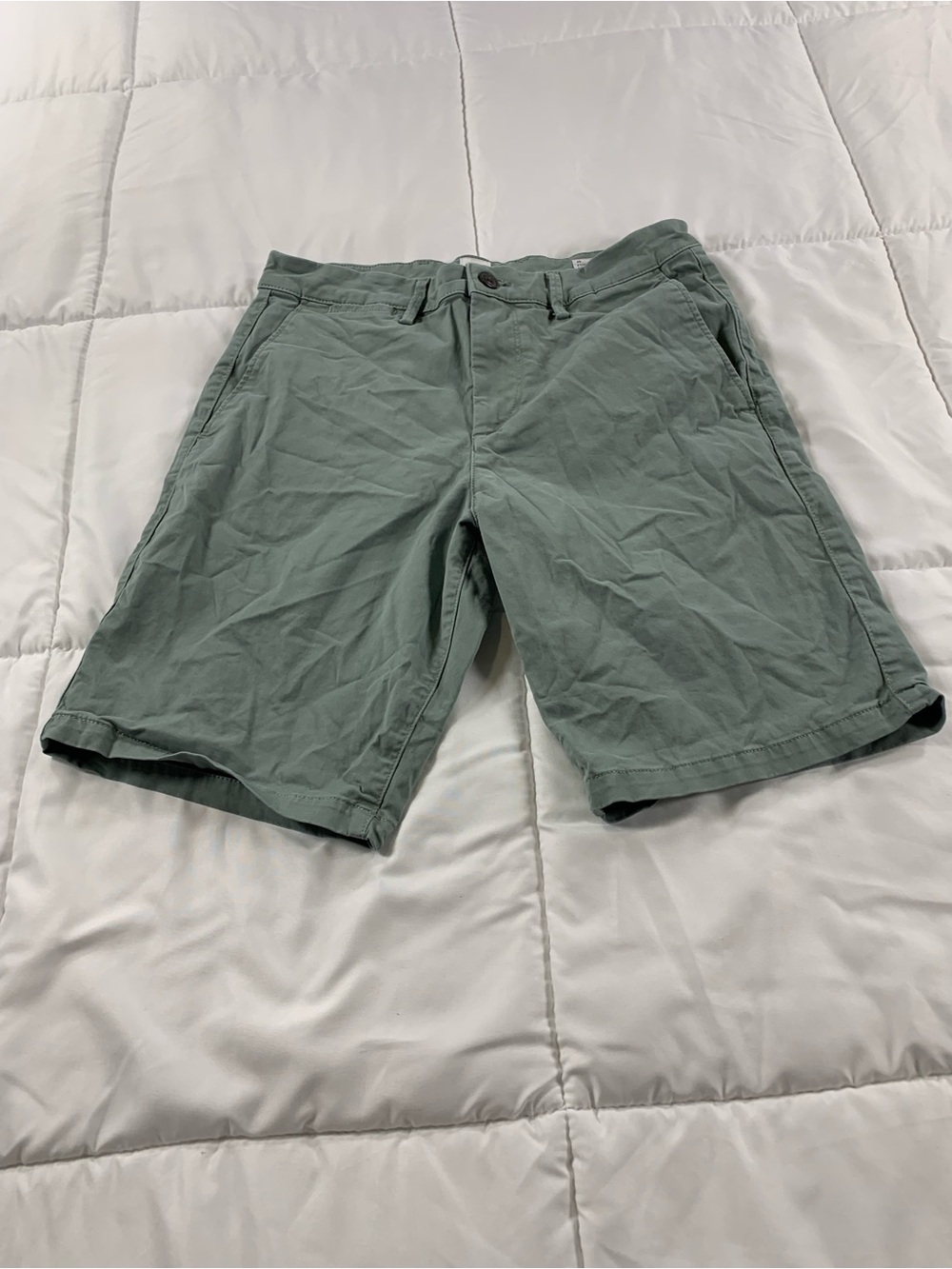 Pre loved  gap KHAKI 10” SHORT size 29